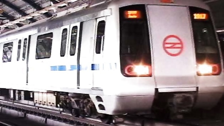 Woman gives birth to girl on Delhi Metro train