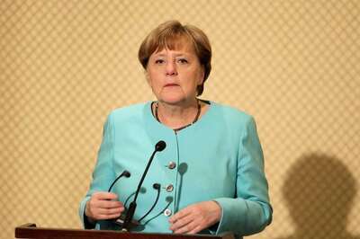Angela Merkel Agrees 'Refugee Cap' in Concession to Allies