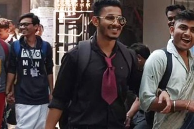 T-shirt With Ghagra: College Boys Take Fancy Dress Competition To Another Level