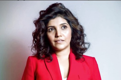 Picture of Scarf-Clad Mukta Barve Goes Viral on Instagram