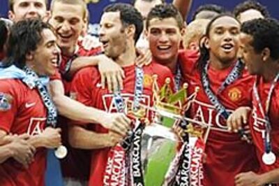 Man U wins 10th Premier League title in 16 years