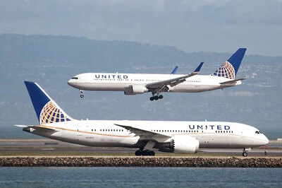 United Airlines Bars Teenage Girls in Leggings From Flight