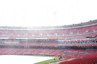 Diamondbacks Hold Off Reds 5-4 To Finish Suspended Game