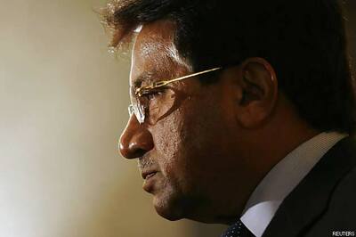 Pak: Musharraf to be tried at his farmhouse in treason case