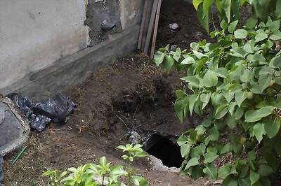 Tired of Marital Strife, Mother Kills 3 Children by Throwing Them into Septic Tank