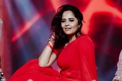 Anasuya Bharadwaj's Captivating Dance Performance In Traditional Attire Has Internet's Approval