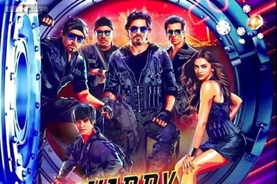 Shah Rukh Khan, Deepika Padukone, Abhishek Bachchan perform at the music launch of 'Happy New Year'