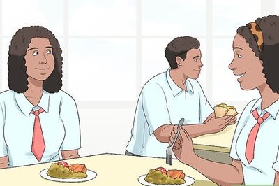 How to Find an Excuse to Talk to Your Crush (for Girls)