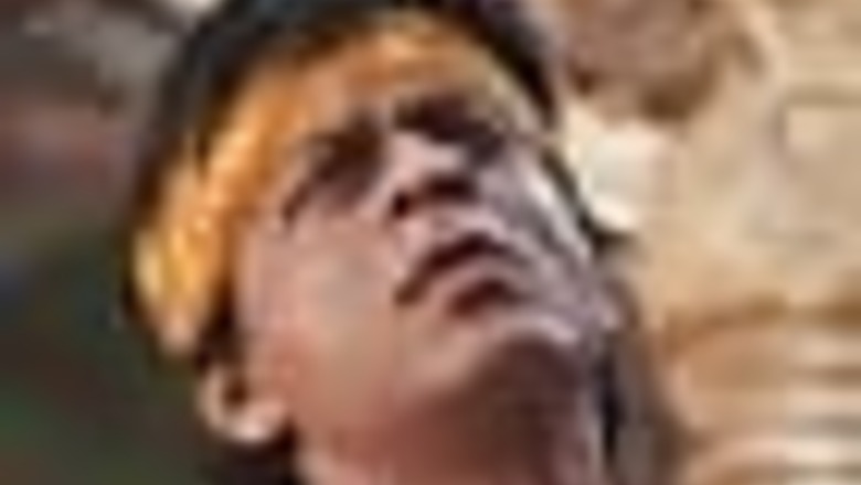 First Look: SRK & Priyanka sizzle in Don