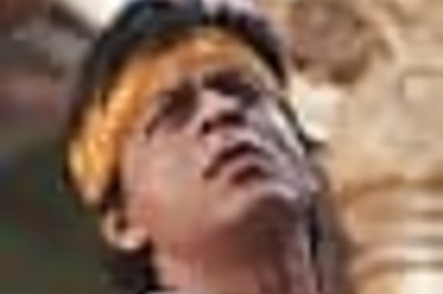 First Look: SRK & Priyanka sizzle in Don