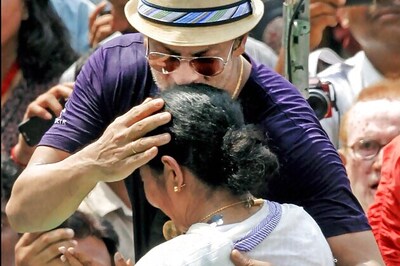Mamata felicitating KKR not wrong: SRK