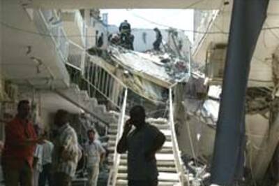 Series of blasts kill dozens in Iraq