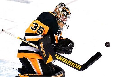 Moore's 2nd Goal Helps Kings Beat Penguins 4-3; Crosby 498th