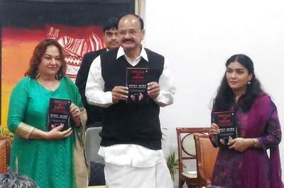 Lawyers, Judges Should Have New Dress Code in Independent India: Vice-President