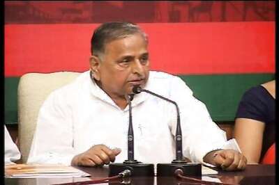 Mulayam backs formation of non-Cong, non-BJP front