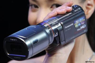 Panasonic unveils 3D camcorder for consumers