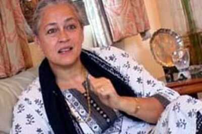 Nafisa Ali richer than Gandhis, but she too has no car