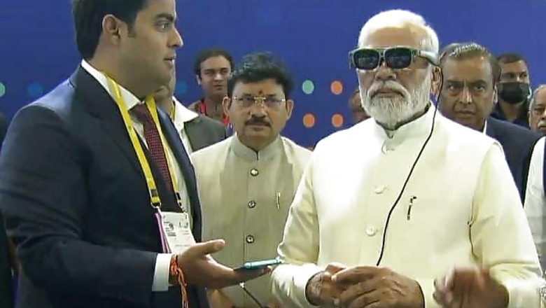 WATCH | PM Modi Gets a Demo From Jio Chairman Akash Ambani at 5G Launch