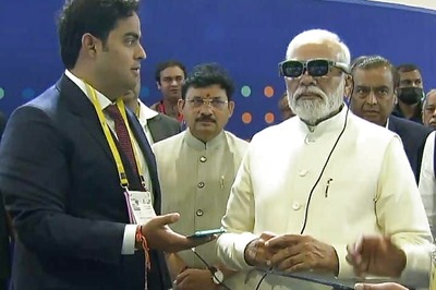 WATCH | PM Modi Gets a Demo From Jio Chairman Akash Ambani at 5G Launch