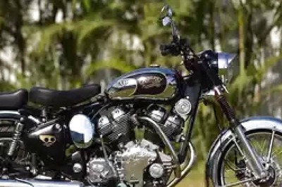 Watch: Custom-Made Royal Enfield 1000 cc Goes Viral on Internet, Beats Maruti Alto in Power