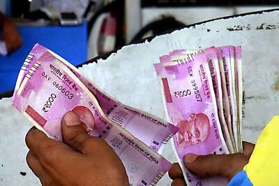Rs 2,000 Note Supremacy At Petrol Pumps; Cash Sales Spike 90%, Customers Rush To Use Cash