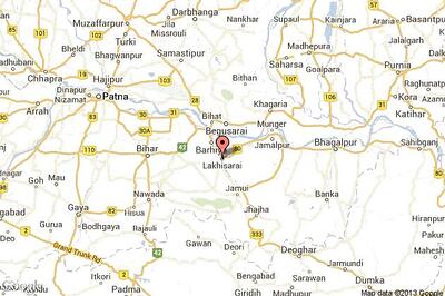 12 killed, 8 injured as mini bus collides with a truck