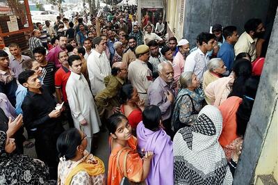 Man Suffers Cardiac Arrest in Bank Queue, Another Injured After Falling On A Glass Cabin