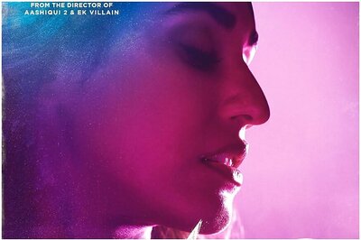 Disha Patani Gets Compliments from Tiger Shroff's Mother for Malang Trailer