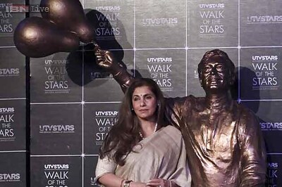 Snapshot: Akshay, Dimple unveil Rajesh Khanna's statue
