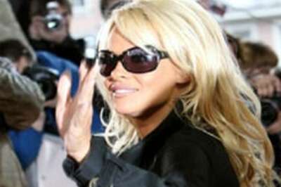 Baywatch babe Pam Anderson weds Paris Hilton's ex