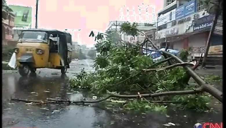 Strong winds, heavy rains in coastal AP ahead of Hudhud strike