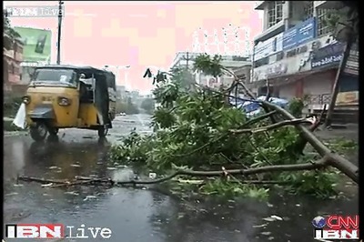Strong winds, heavy rains in coastal AP ahead of Hudhud strike