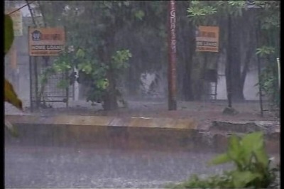 Pre-monsoon showers lash Delhi, bring relief