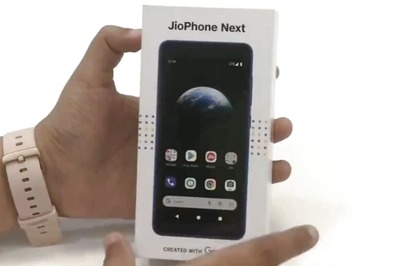 Here's Your First Look At JioPhone Next And Pragati OS In Exclusive Unboxing Video