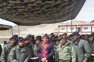 Rajnath Singh Celebrates Holi with Soldiers in Leh, Says Ladakh India's 'Capital of Bravery'