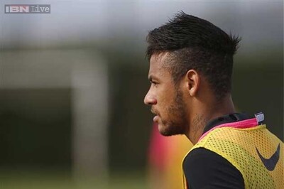 Barcelona striker Neymar injures left ankle