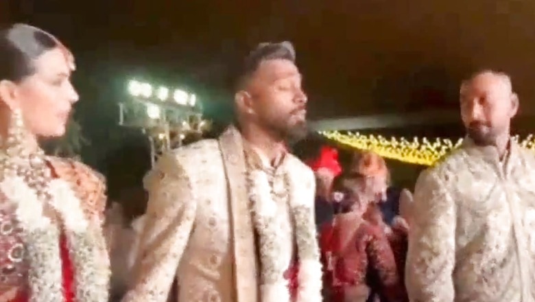 Hardik Pandya Agrees to Pay Rs 5 Lakh to Get His Shoes Back, Watch Unseen Video From His Wedding
