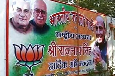 Cops-BJP workers clash, 10 injured