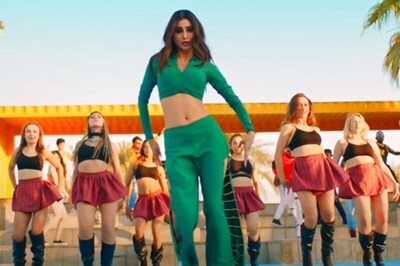 ​Mouni Roy Sizzles in New 'Patli Kamariya' Video, Rumoured Boyfriend Leaves This Comment