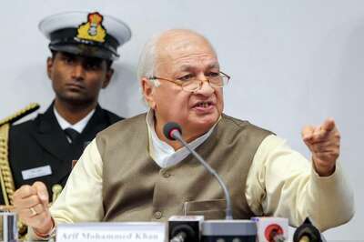 Ruling CPI (M) in Kerala Hits Out at Guv Khan Over Wayside Sit-in; Says Protests Will Continue