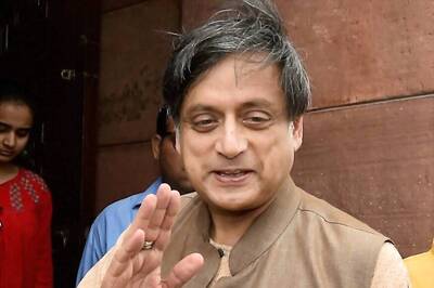 Delhi Court Grants Bail to Tharoor Over ‘Scorpion’ Remark Against PM Modi