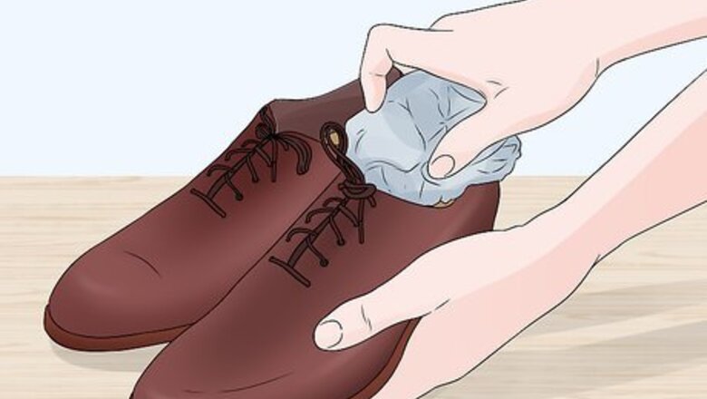 How to Widen Leather Shoes