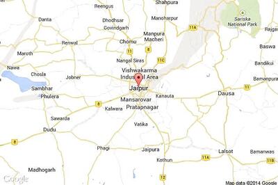 4 pilgrims killed in a head-on collision of two jeeps; 7 others injured