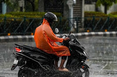 Light Showers In Delhi After Stormy Night, Yellow Alert In Bengaluru, Rain Likely In Mumbai Today | Weather Updates