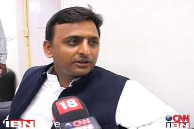 UP CM, wife get stuck in Assembly lift for 30 minutes