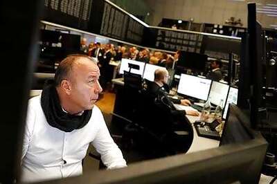 Dollar gains, stocks ebb after jobs data halts rally