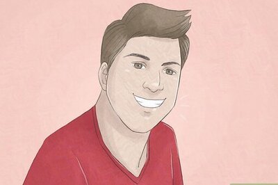 How to Act Around a Girl Who Knows You Fancy Her