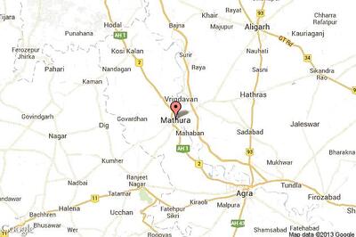 Five members of a family jump into Yamuna river, die