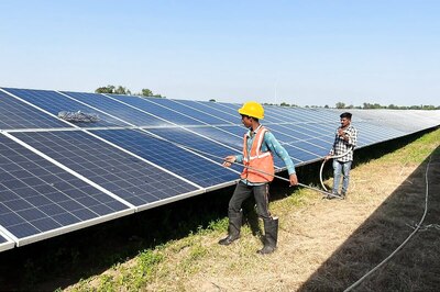 Govt Cut Application Fee by 80% for Solar Equipment Makers, Doubles Enlisting Period Under Approved List