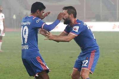 ISL: Super-sub Fernandes powers FC Goa to top with a dramatic 3-2 win over Delhi Dynamos